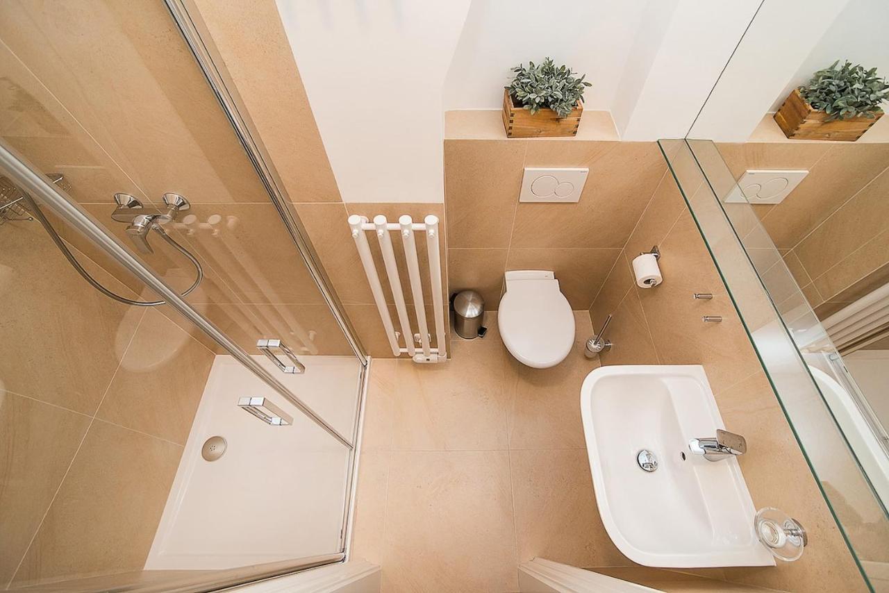 Newly Renovated 1-Bed Apartment At Charles Bridge Praha Exteriér fotografie