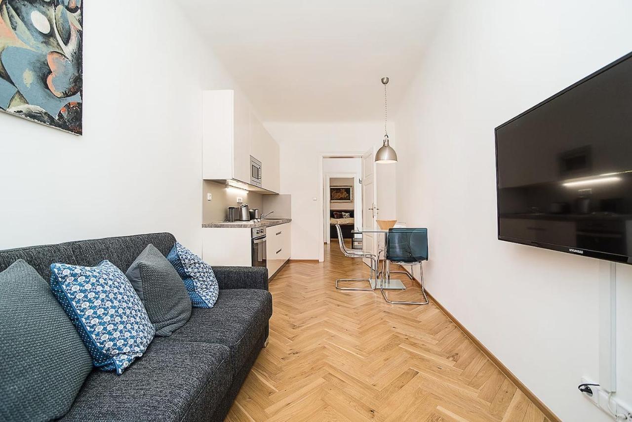 Newly Renovated 1-Bed Apartment At Charles Bridge Praha Exteriér fotografie