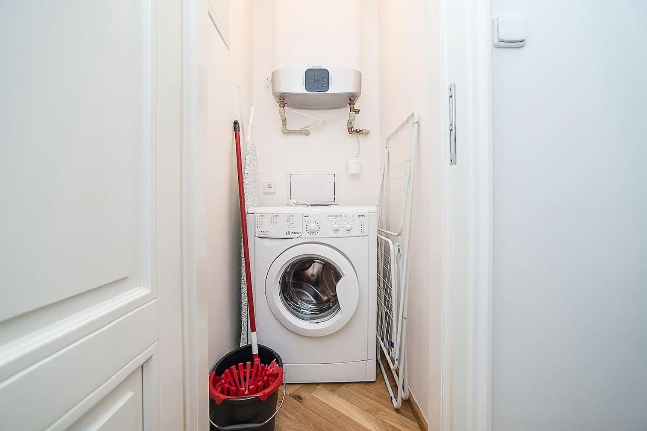 Newly Renovated 1-Bed Apartment At Charles Bridge Praha Exteriér fotografie
